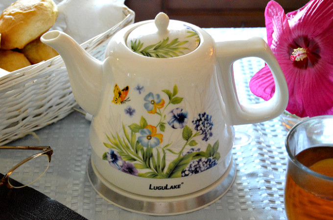 LuguLake Teapot Ceramic Electric Kettle Review - A Happy Hippy Mom