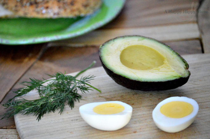 avocado-egg-dill